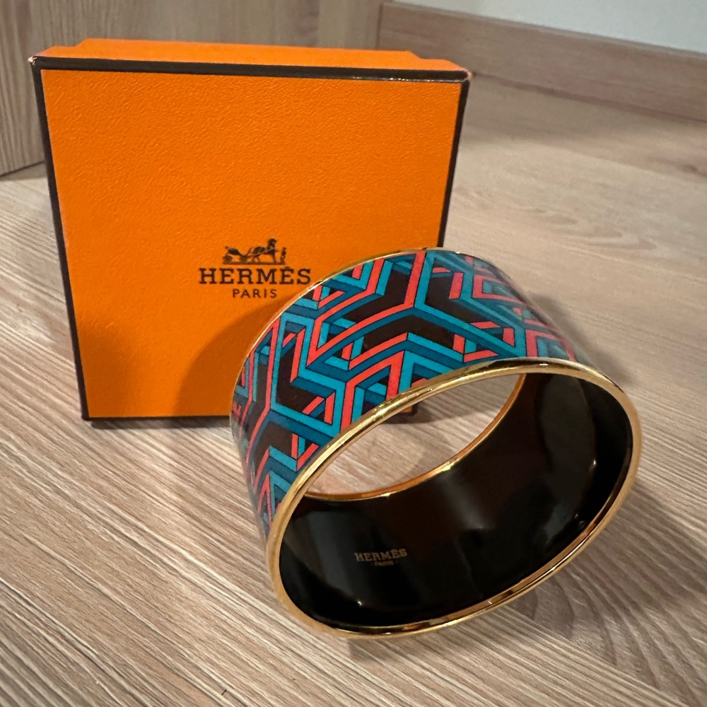 Black and Gold Geometric Jewelry Bangle